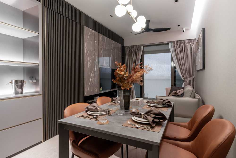 Modern Living Room with Homogeneous Tiles and Marble Floor