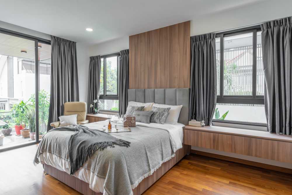 Modern Bedroom with Platform Bed and Vinyl Flooring