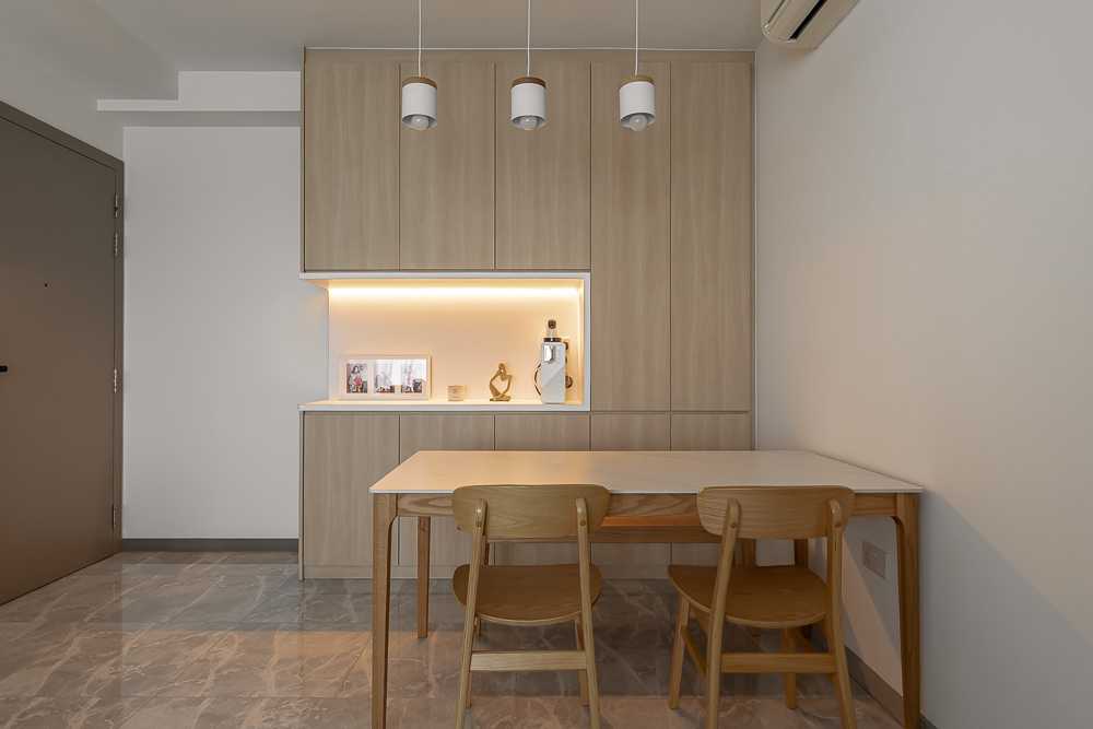 Scandinavian Dining Room with Homogeneous Tiles and Dining Table