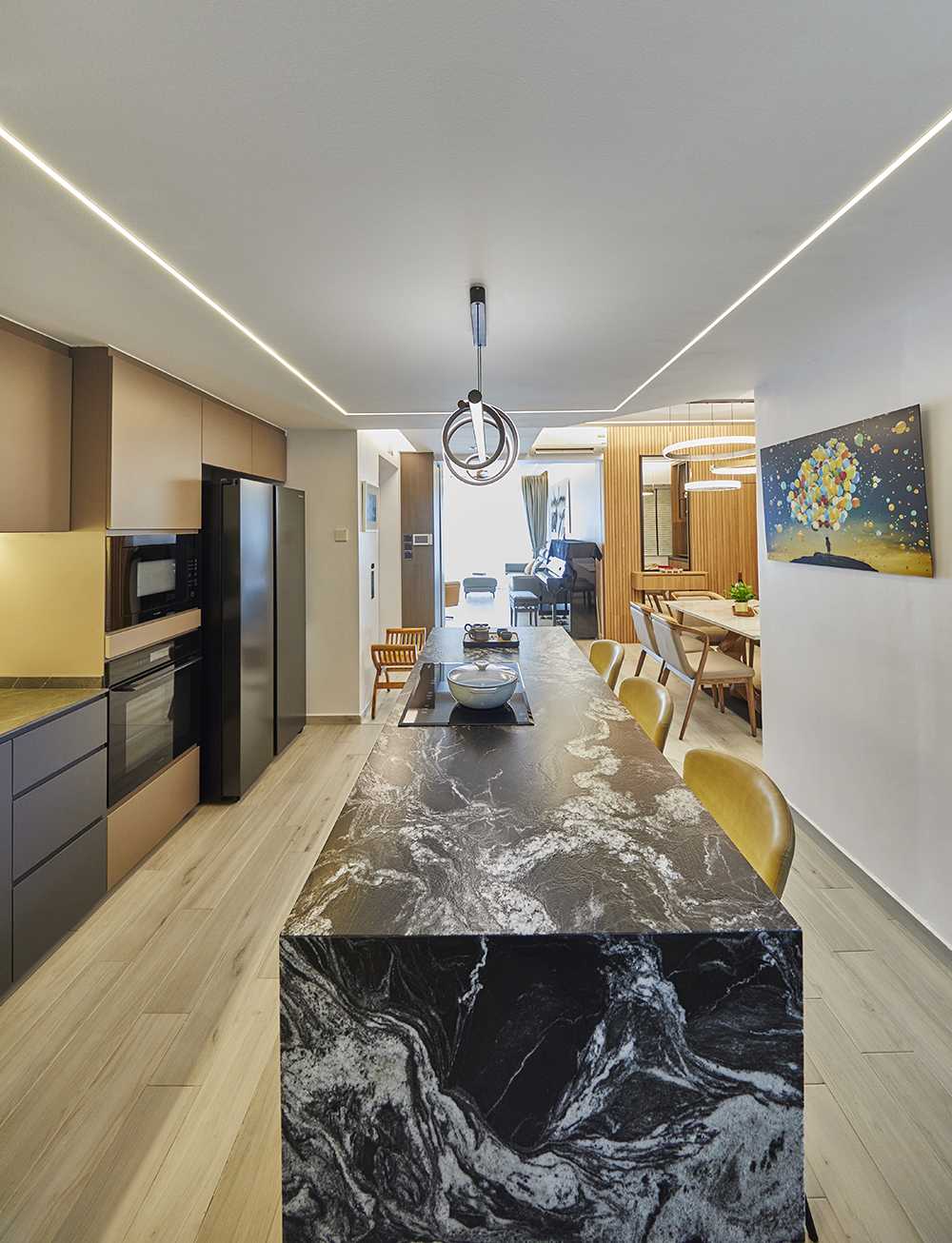 Contemporary Kitchen with Kitchen Island and Open Kitchen