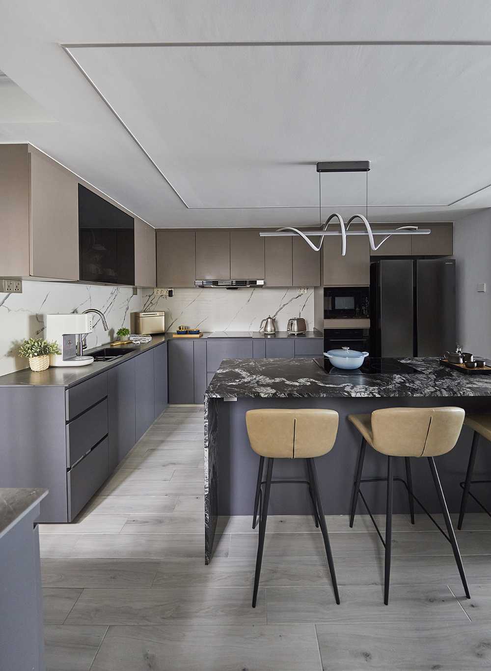 Contemporary Kitchen with Herringbone Tiling and Wood Flooring