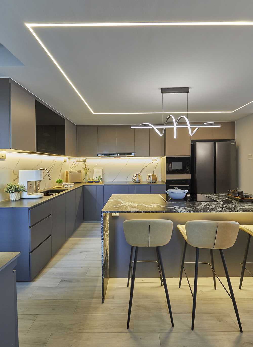 Contemporary Kitchen with Countertop and Kitchen Island