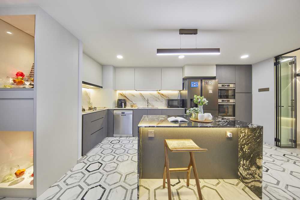 Modern Kitchen with Kitchen Island and Open Kitchen