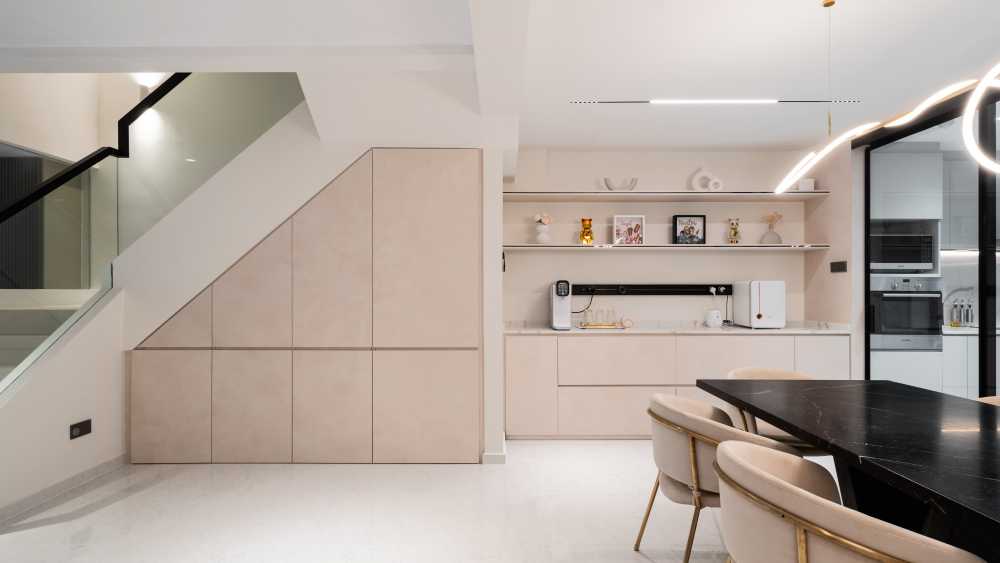 Contemporary Kitchen with Vinyl Flooring and Herringbone Tiling