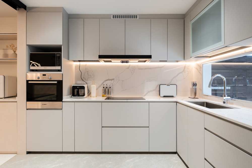Contemporary Kitchen with Homogeneous Tiles and Wood Flooring