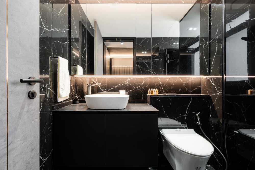 Modern Bathroom with Countertop and Vinyl Flooring