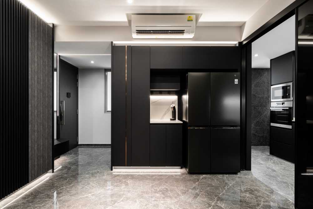Modern Kitchen with Vinyl Flooring and Kitchen Window