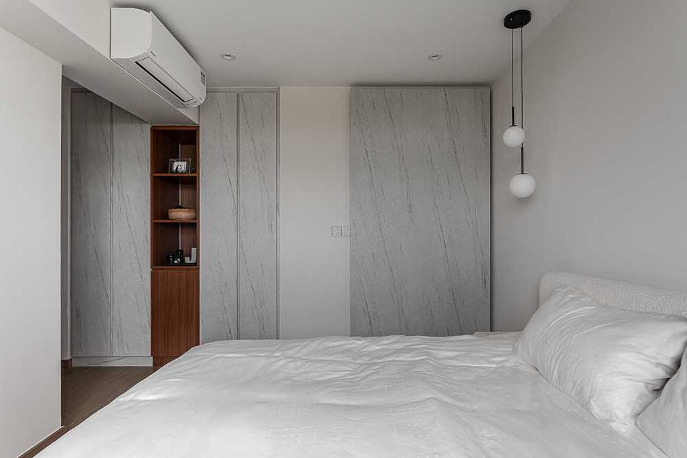 Modern Bedroom with Vinyl Flooring and Wardrobe