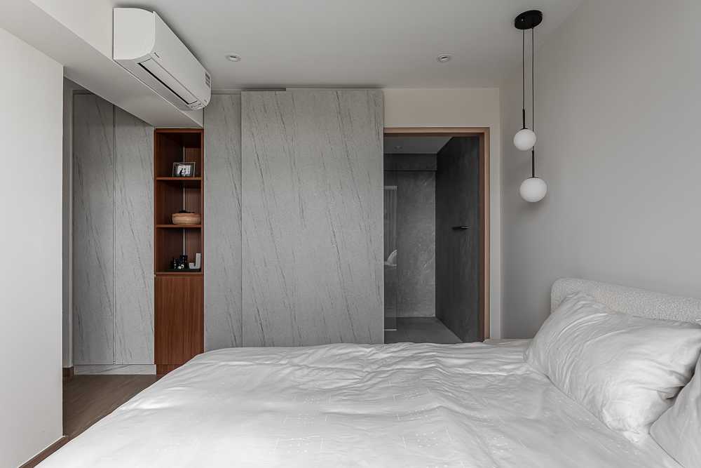 Modern Bedroom with Vinyl Flooring and Wardrobe