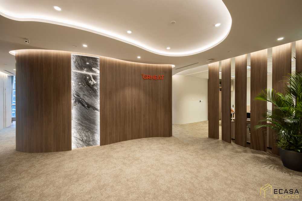 Modern Showroom with Feature Wall and Ceiling Light