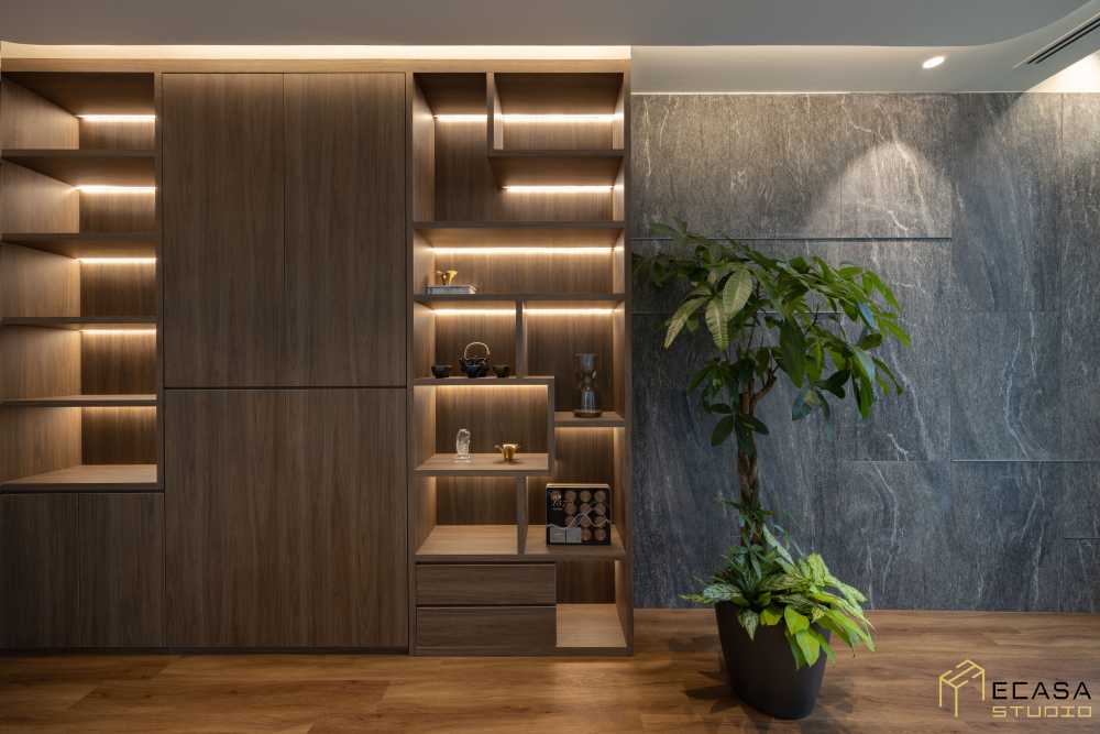 Modern Office with Bookshelf and Desk