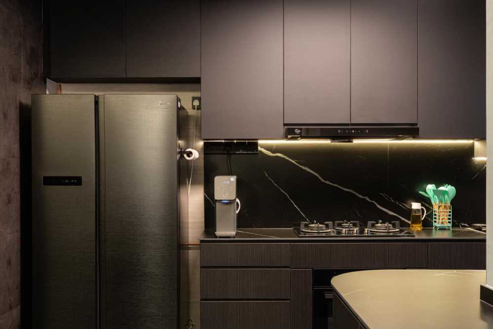 Modern Kitchen with Countertop and Kitchen Island