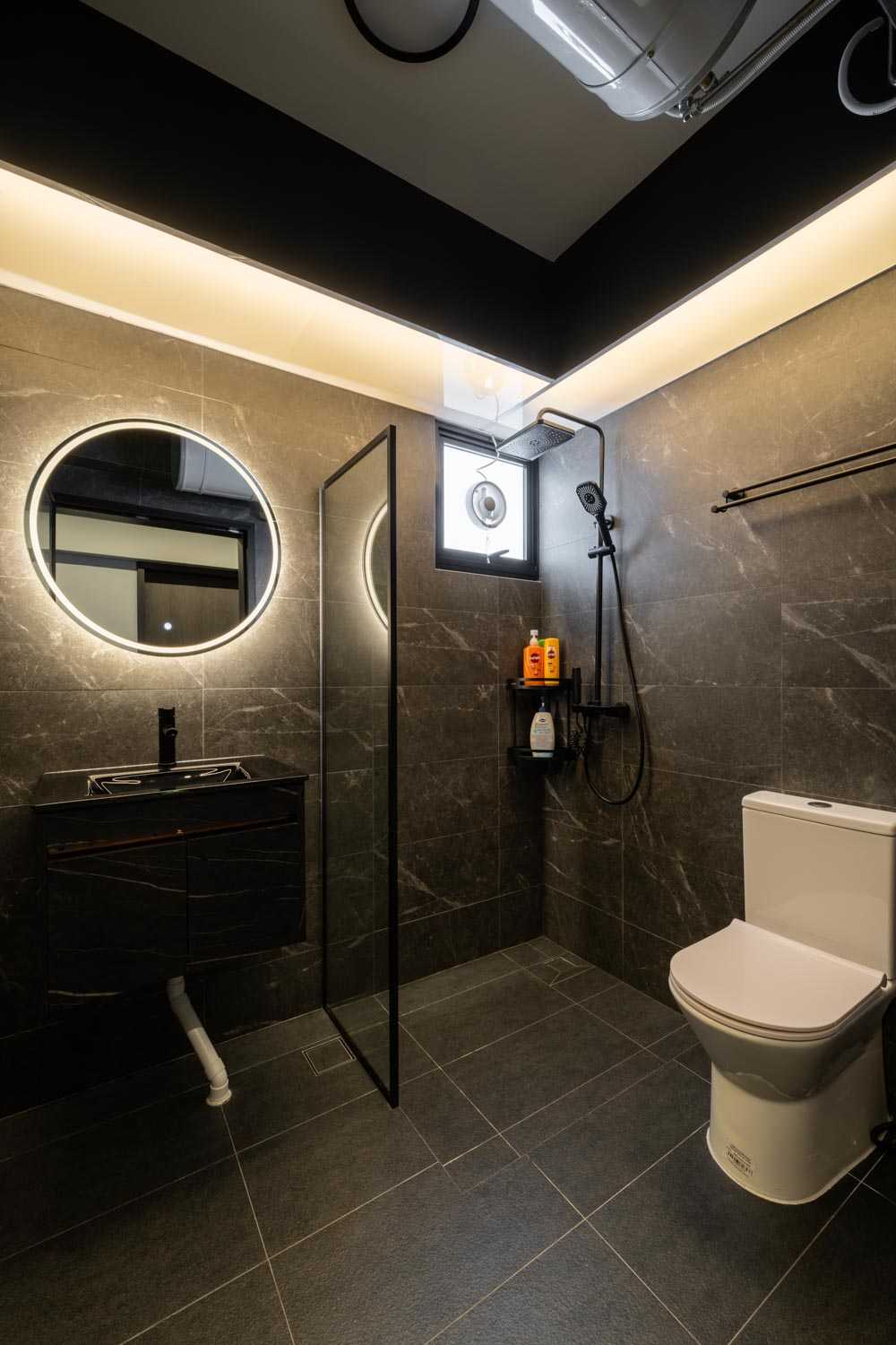 Modern Bathroom with Mirror and Rainshower