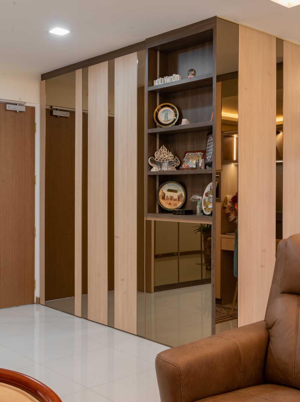 Scandinavian Living Room with Bookshelf and Countertop