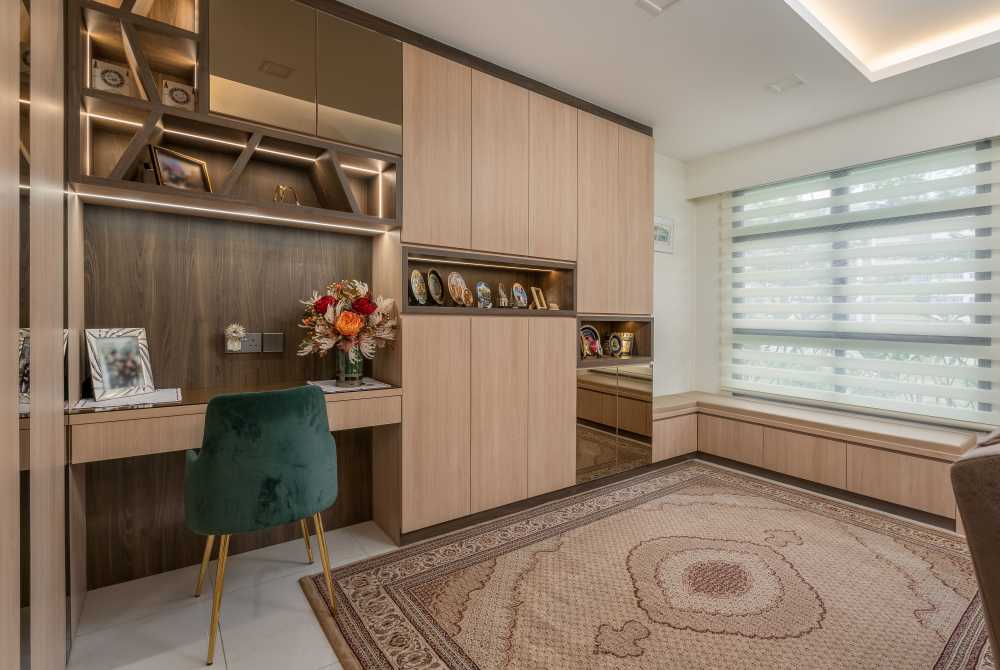 Scandinavian Workstation with Desk and Desk Chairs