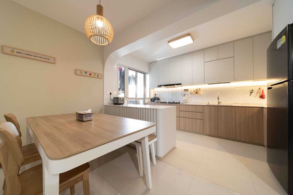 Contemporary Kitchen with Countertop and Homogeneous Tiles