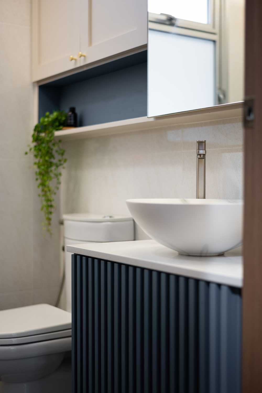 Contemporary Bathroom with Countertop and Bathroom Sinks