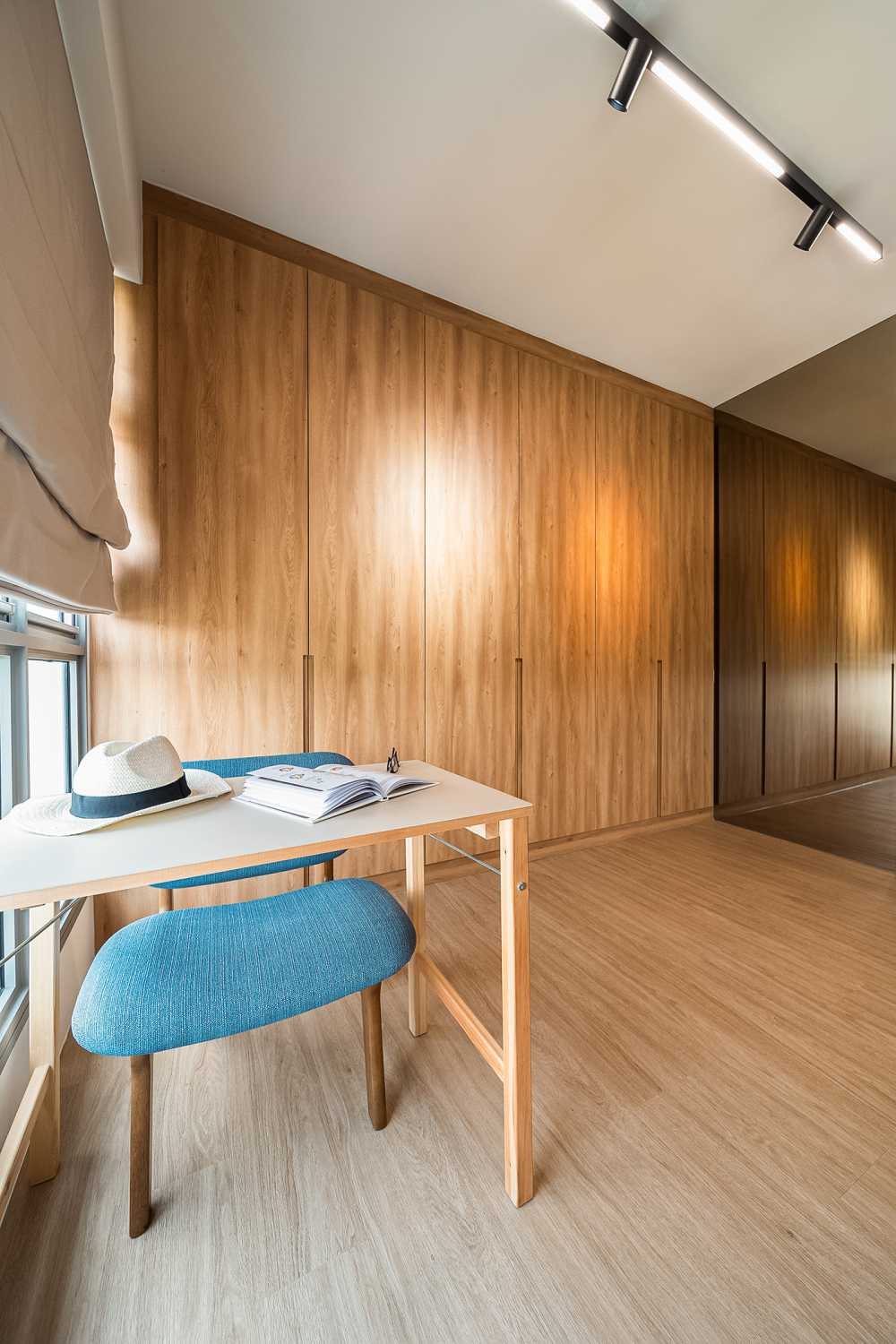 Minimalist Study with Desk and Desk Chairs