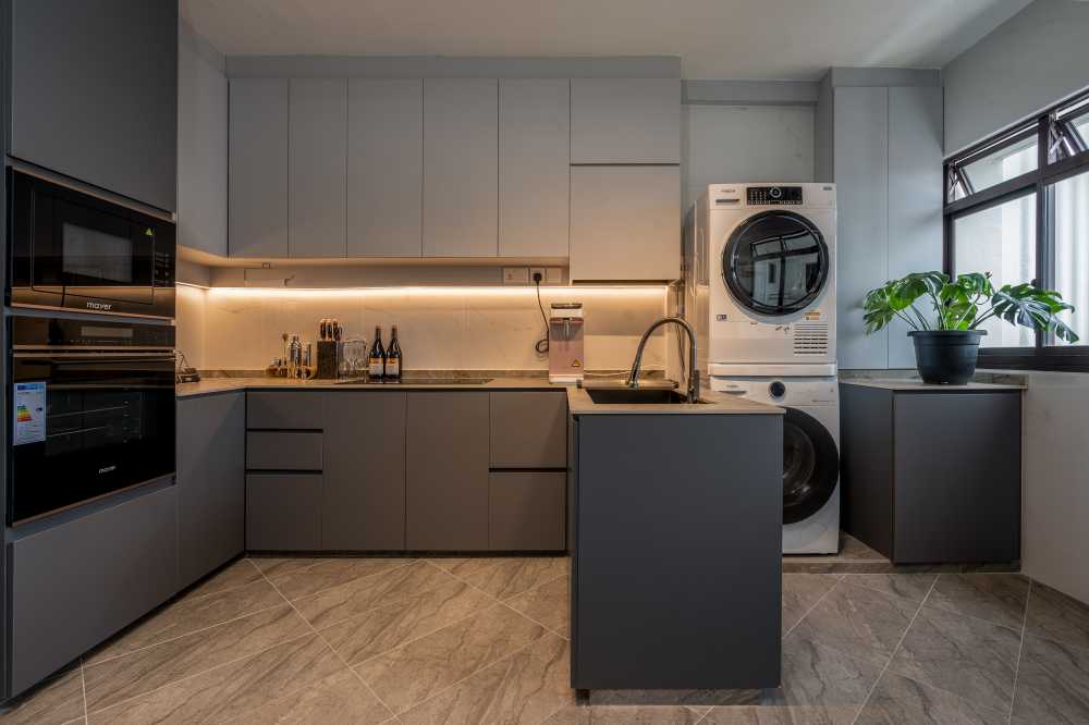 Modern Kitchen with Countertop and Kitchen Tap