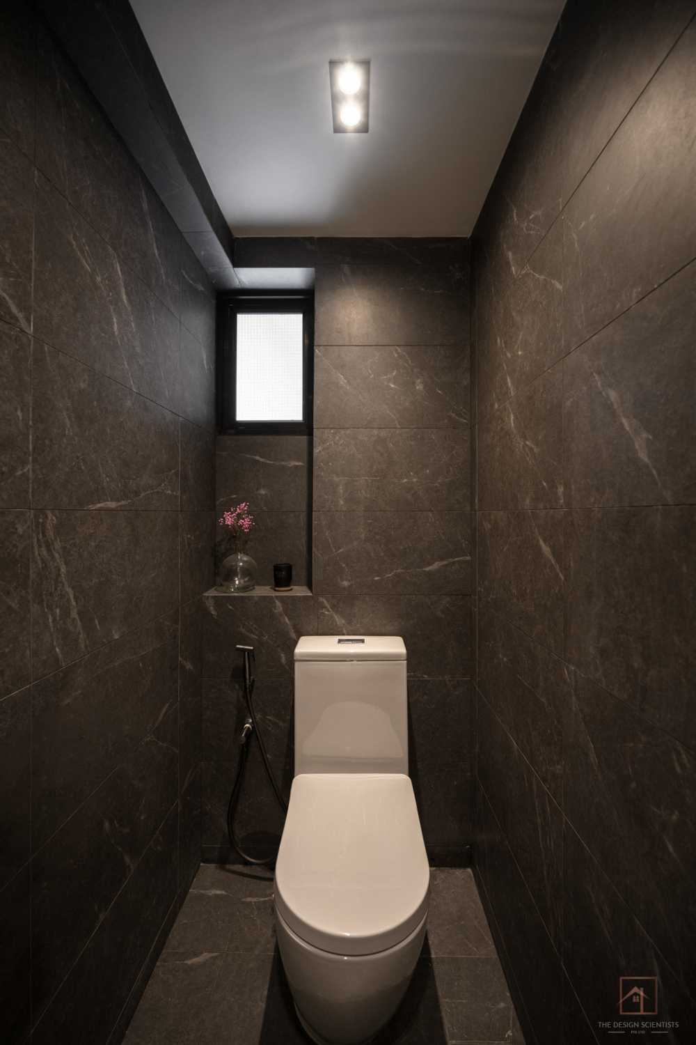 Contemporary Bathroom with Homogeneous Tiles and Mirror