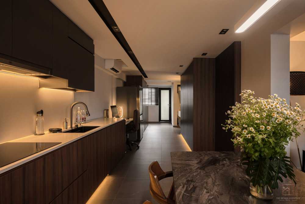 Contemporary Kitchen with Countertop and Homogeneous Tiles