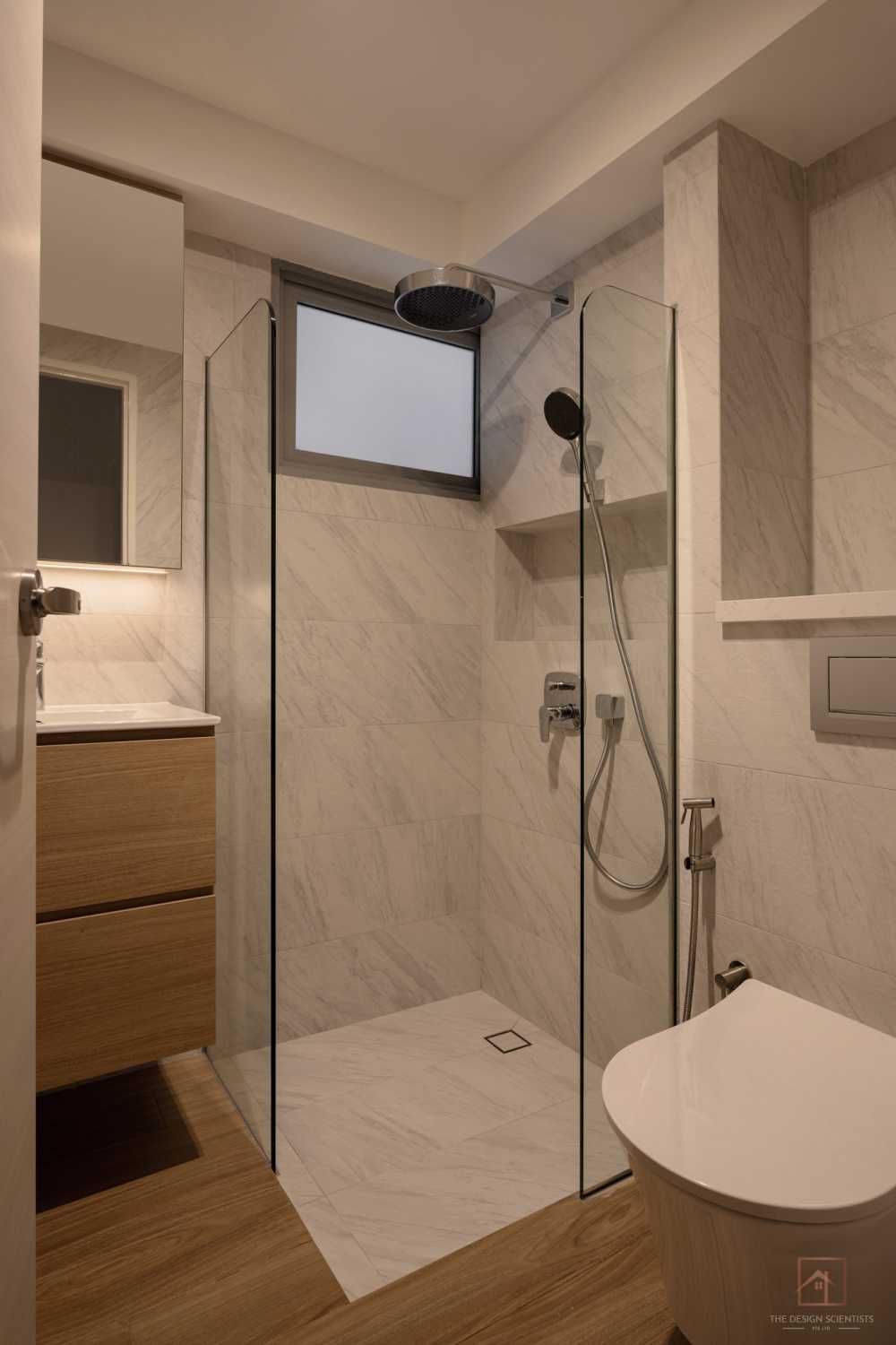 Scandinavian Bathroom with Homogeneous Tiles and Mirror