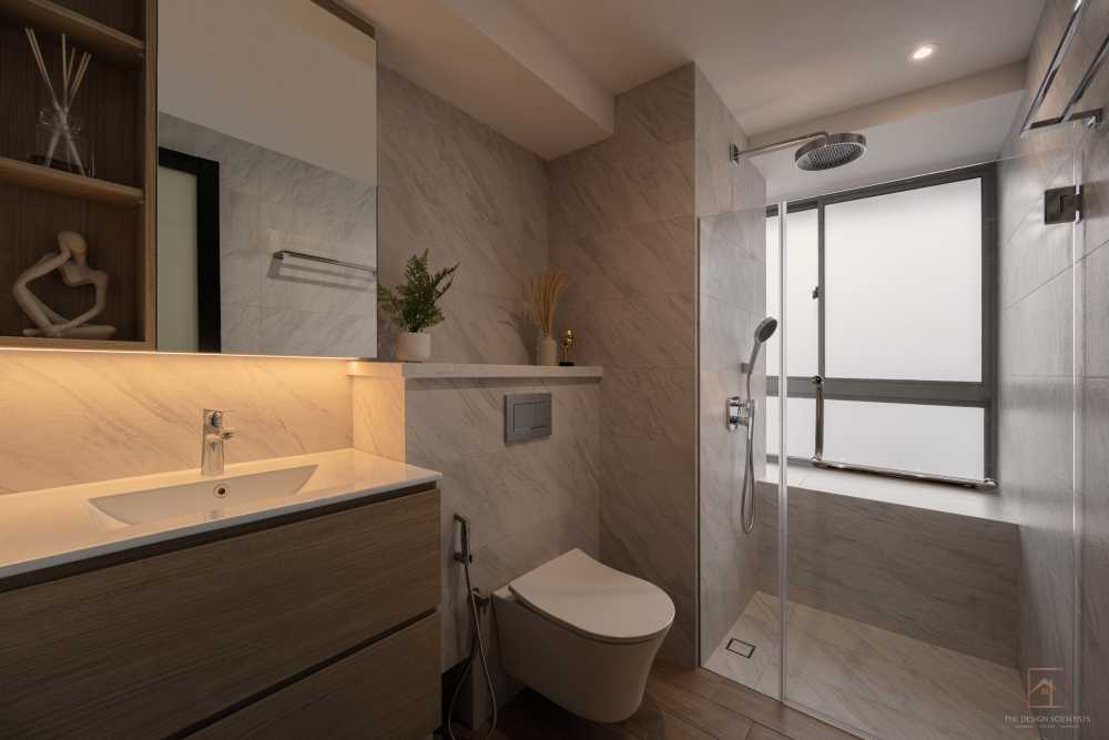 Scandinavian Bathroom with Countertop and Marble Floor