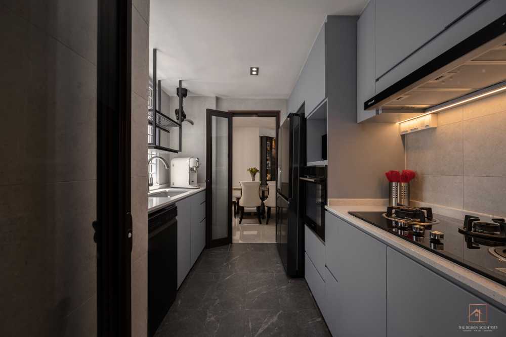 Contemporary Kitchen with Countertop and Homogeneous Tiles