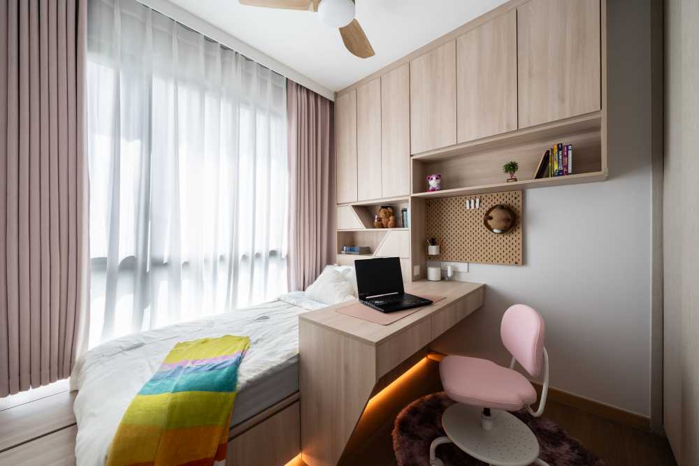 Minimalist Bedroom with Bookshelf and Platform Bed