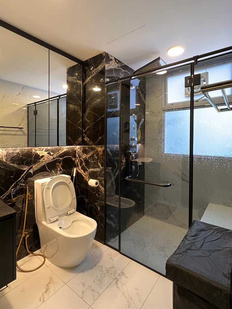 Scandinavian Bathroom with Parquet Floor and Granite Floor