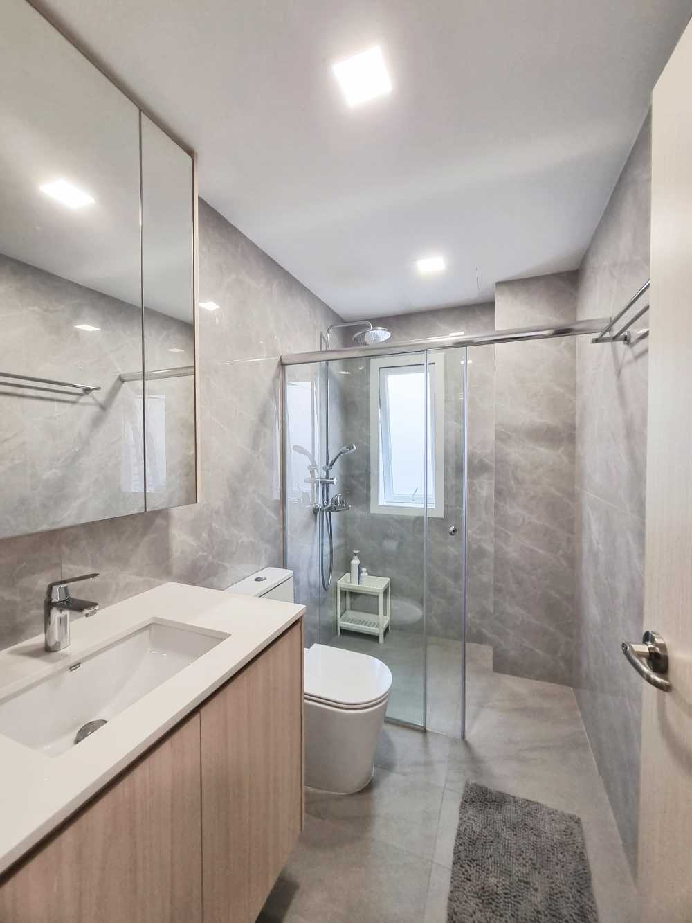 Scandinavian Bathroom with Parquet Floor and Cement Floor