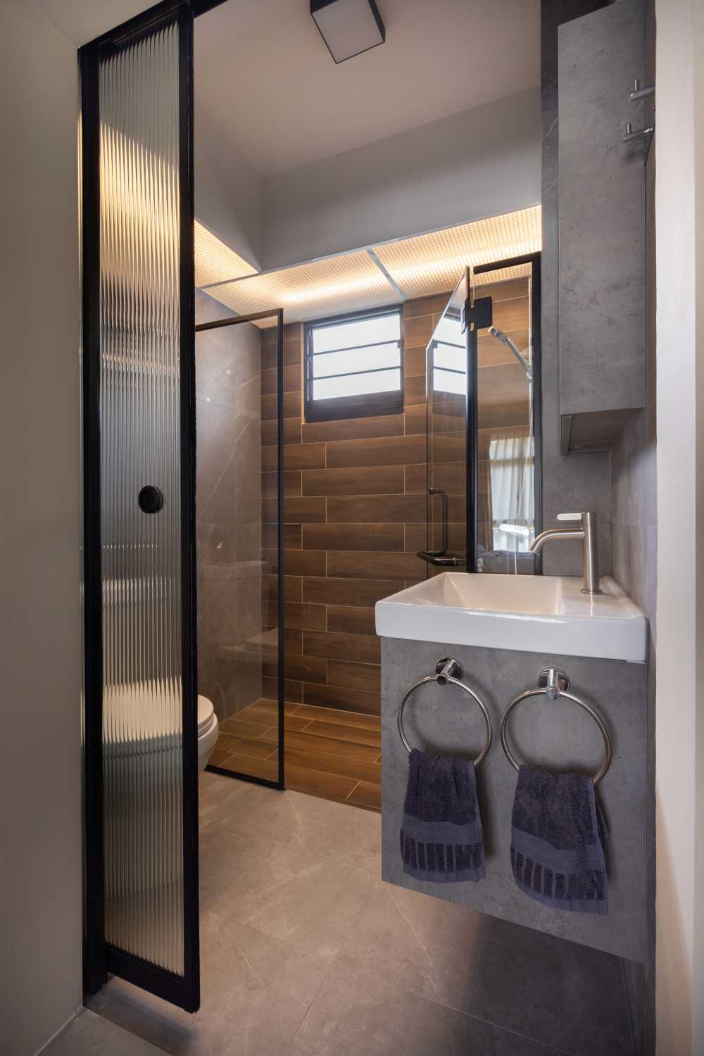 Scandinavian Bathroom with Countertop and Rainshower