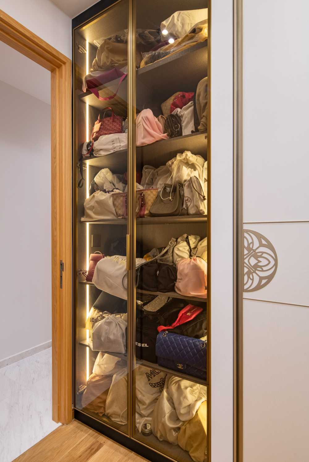 Modern Bedroom with Vinyl Flooring and Wardrobe