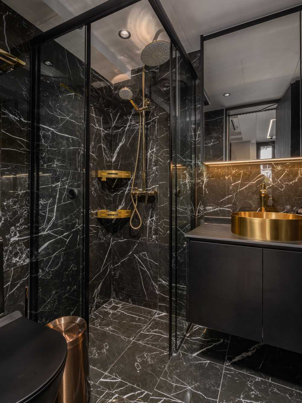 Modern Bathroom with Homogeneous Tiles and Mirror
