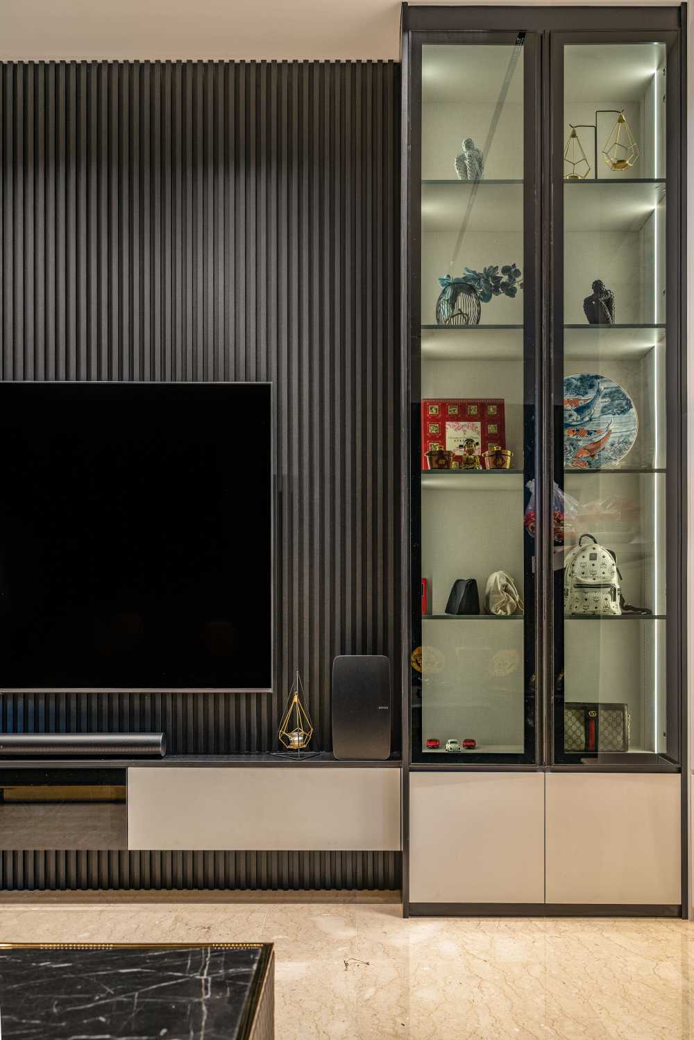 Modern Living Room with Countertop and Homogeneous Tiles