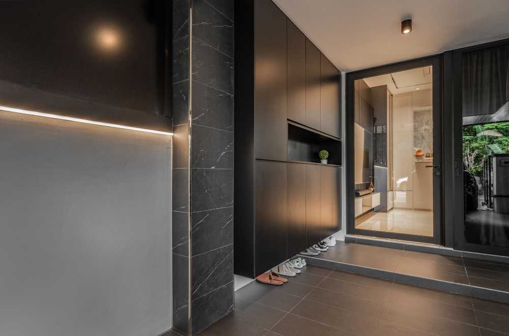 Modern Entryway with Mirror and Seating Bench