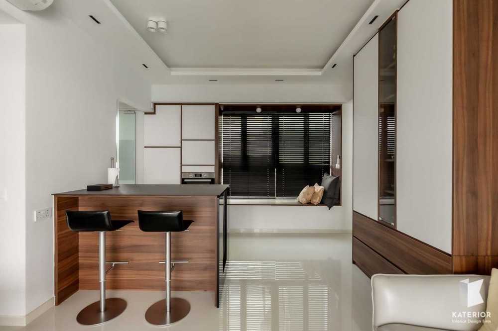 Contemporary Dining Room with Cove Lighting and Dining Table