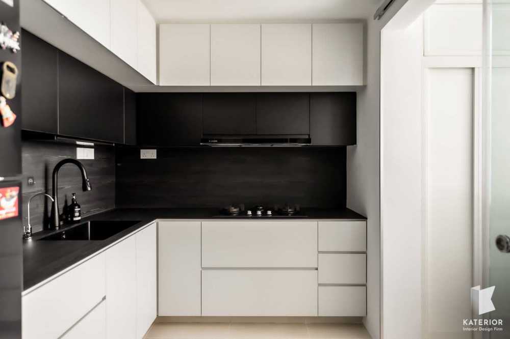 Contemporary Kitchen with Countertop and Kitchen Island