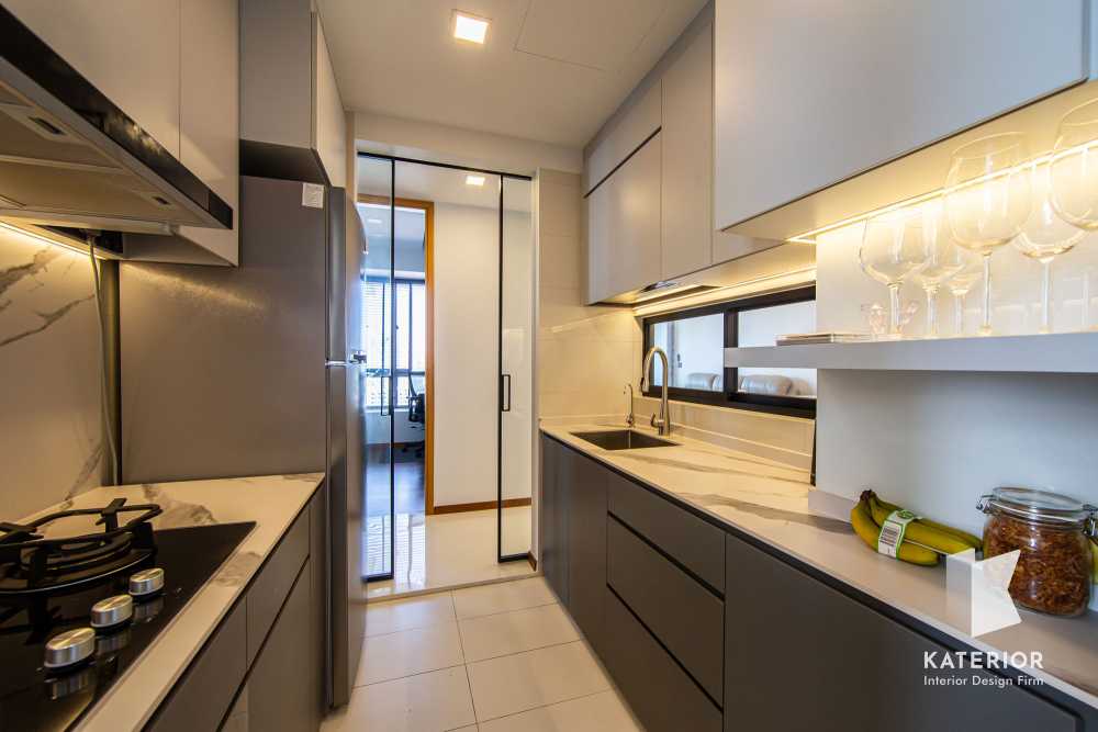 Contemporary Kitchen with Homogeneous Tiles and Kitchen Island