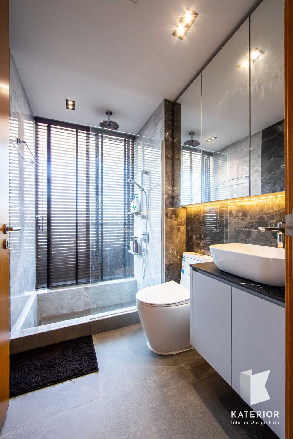 Contemporary Bathroom with Mirror and Shower Screen