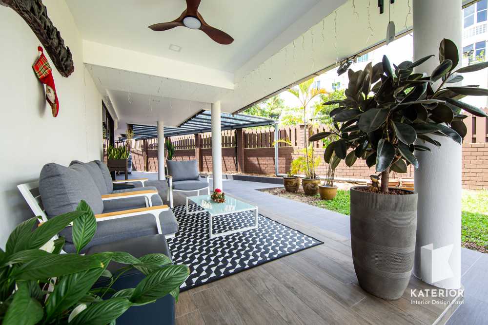 Country Garden with Wood Flooring and Trellis