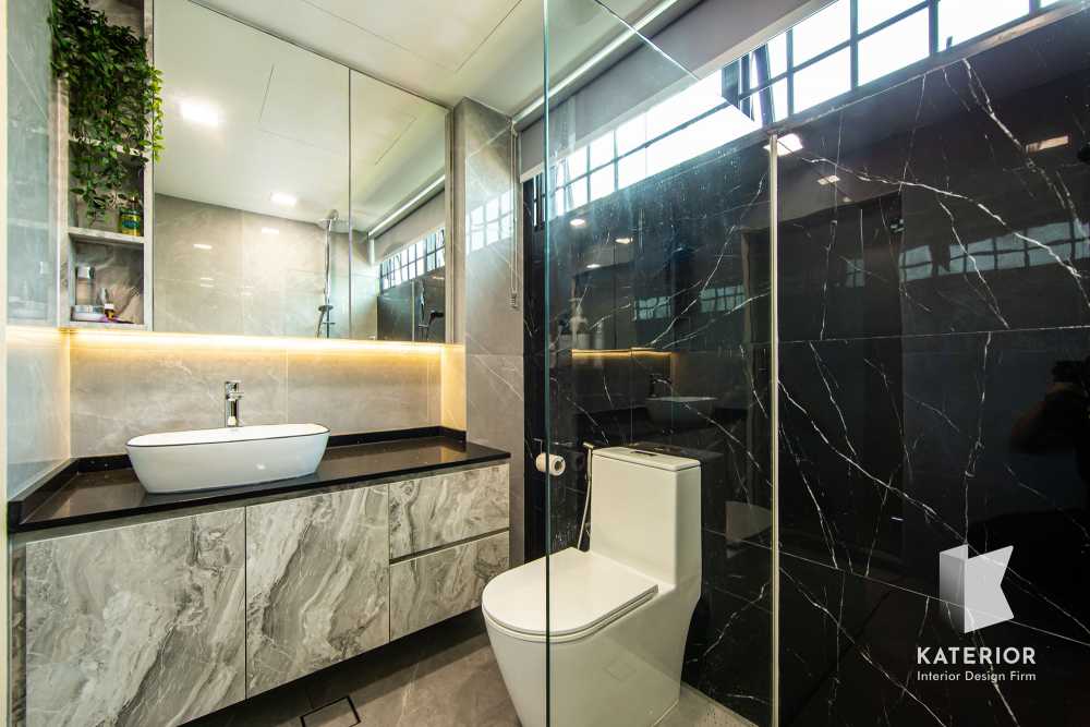 Country Bathroom with Mirror and Bathroom Storage