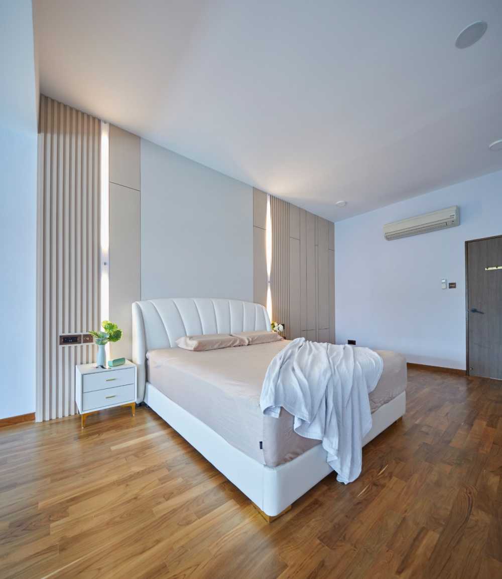 Minimalist Bedroom with Drop Light and Wardrobe