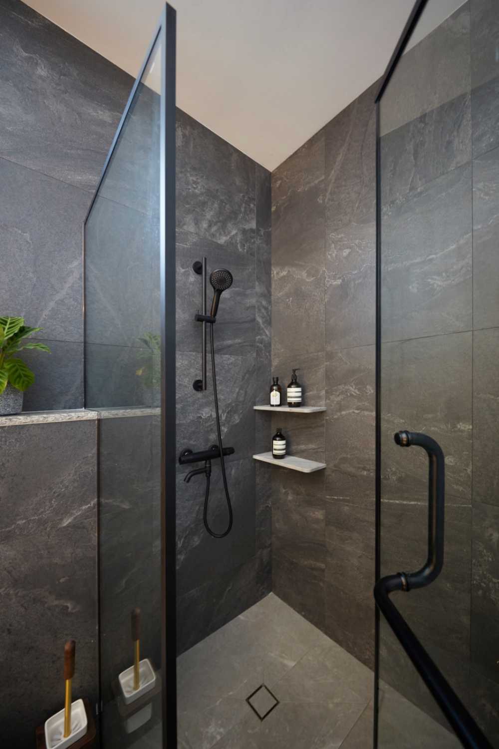 Minimalist Bathroom with Parquet Floor and Wood Flooring