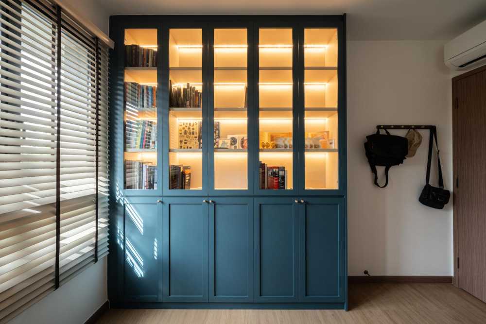 Country Study with Bookshelf and Lighting