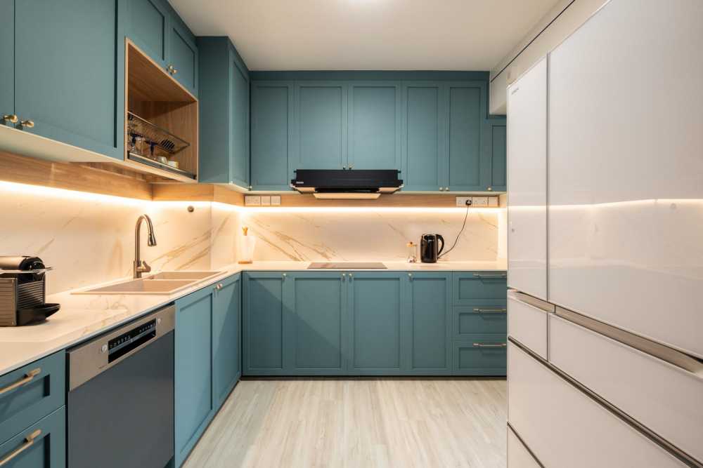 Country Kitchen with Countertop and Kitchen Island