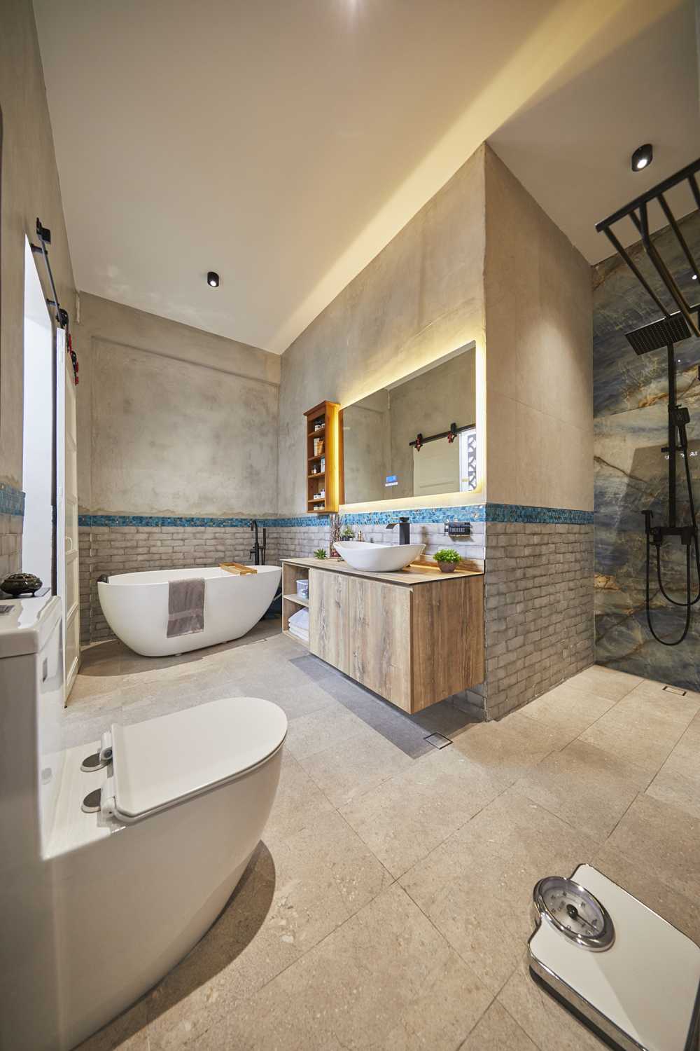 Asian Bathroom with Marble Floor and Bathroom Storage