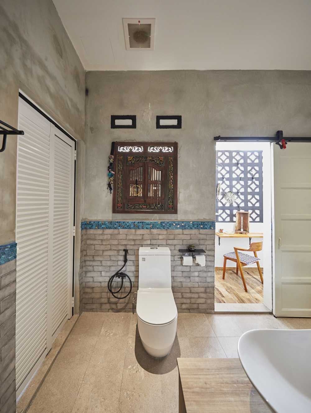 Asian Bathroom with Marble Floor and Mirror