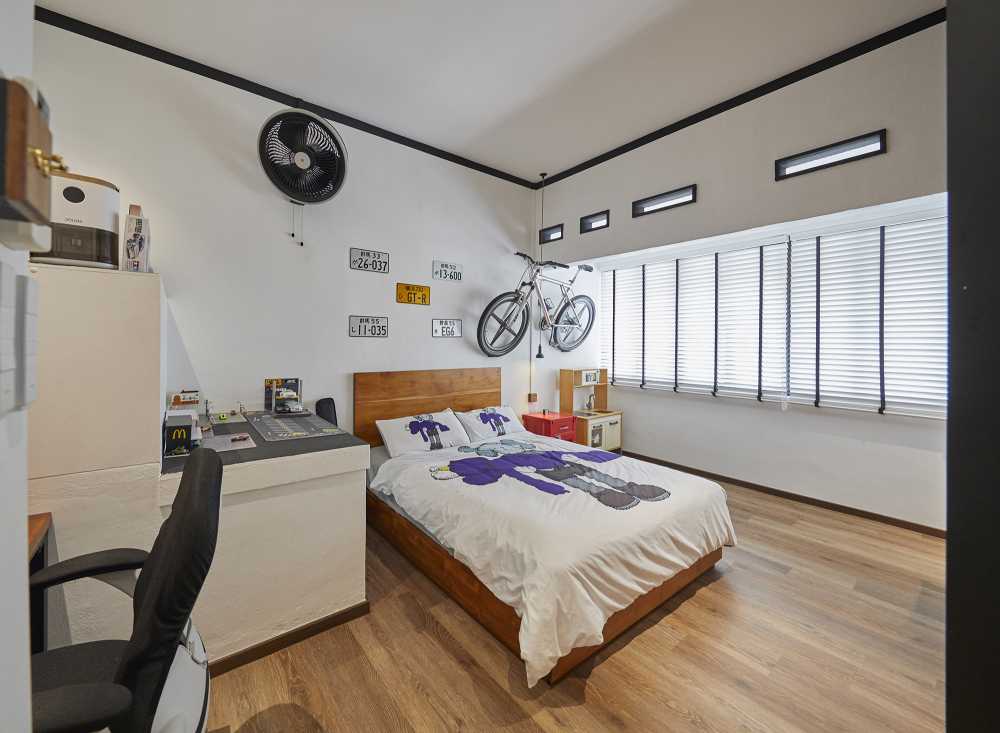 Asian Bedroom with Cove Lighting and Roller Blinds