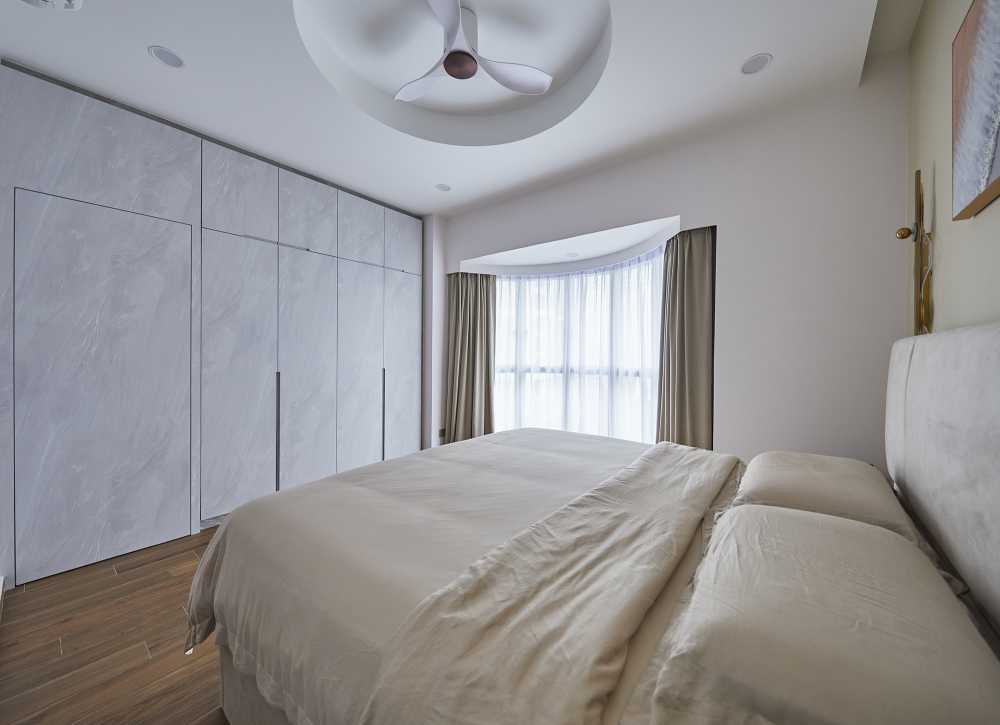 Modern Bedroom with Wardrobe and Built-in Bed